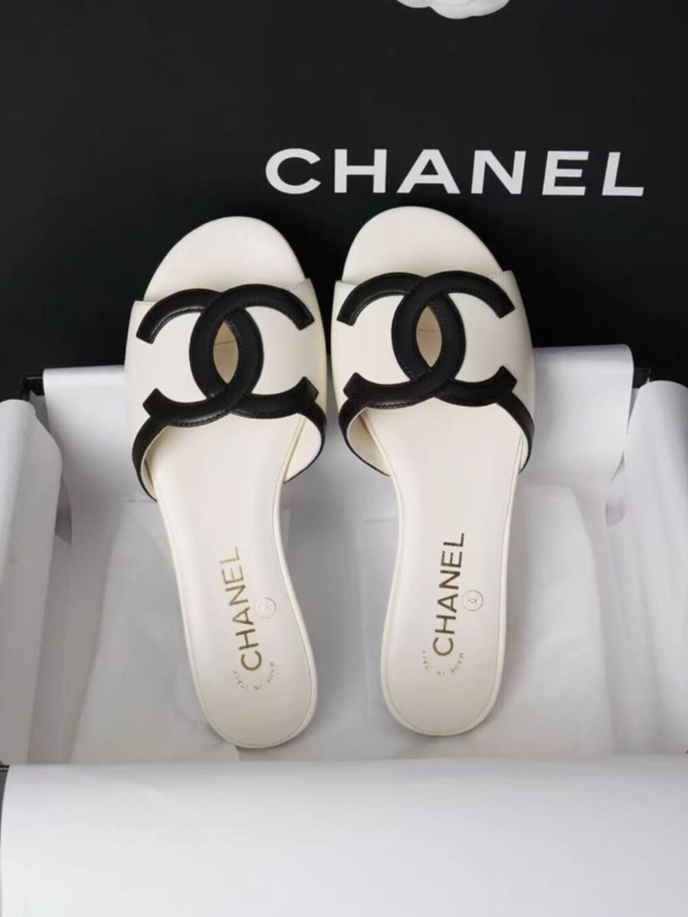 CHANEL Black & White Interlocking CC Logo Flat Slide Sandals